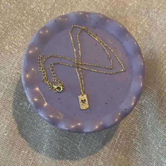 Brand New Empty Heart Necklace Simple and Stunning NWB New With Box - Picture 1 of 4
